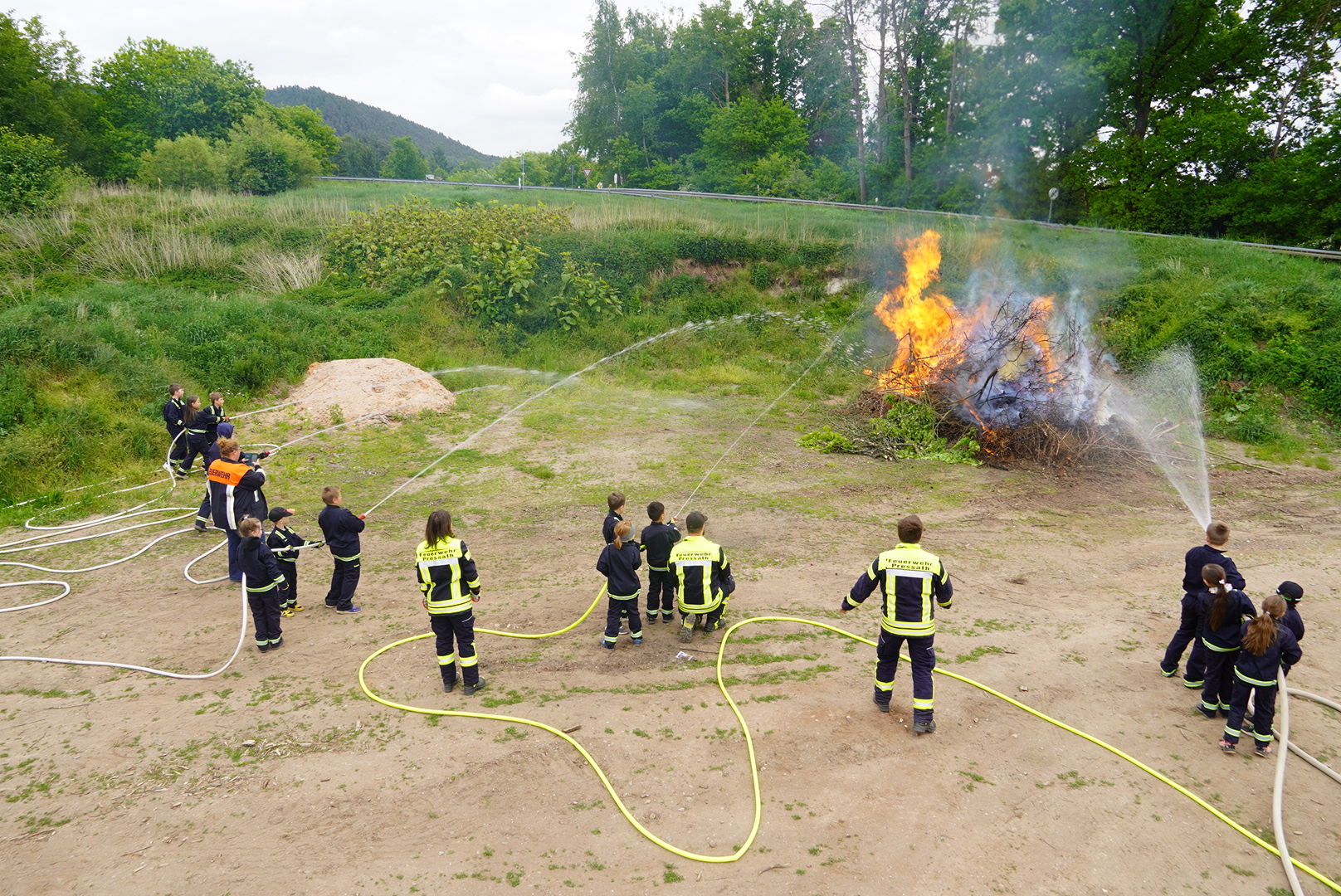 Du betrachtest gerade Übung KFW: Brandbekämpfung