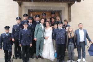 Mehr über den Artikel erfahren Hochzeit Julia und Tobias Höfer